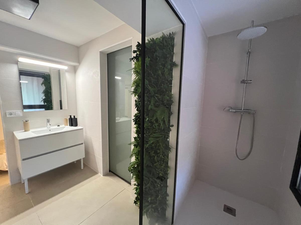 Nina Mala Hotell Valencia Exteriör bild