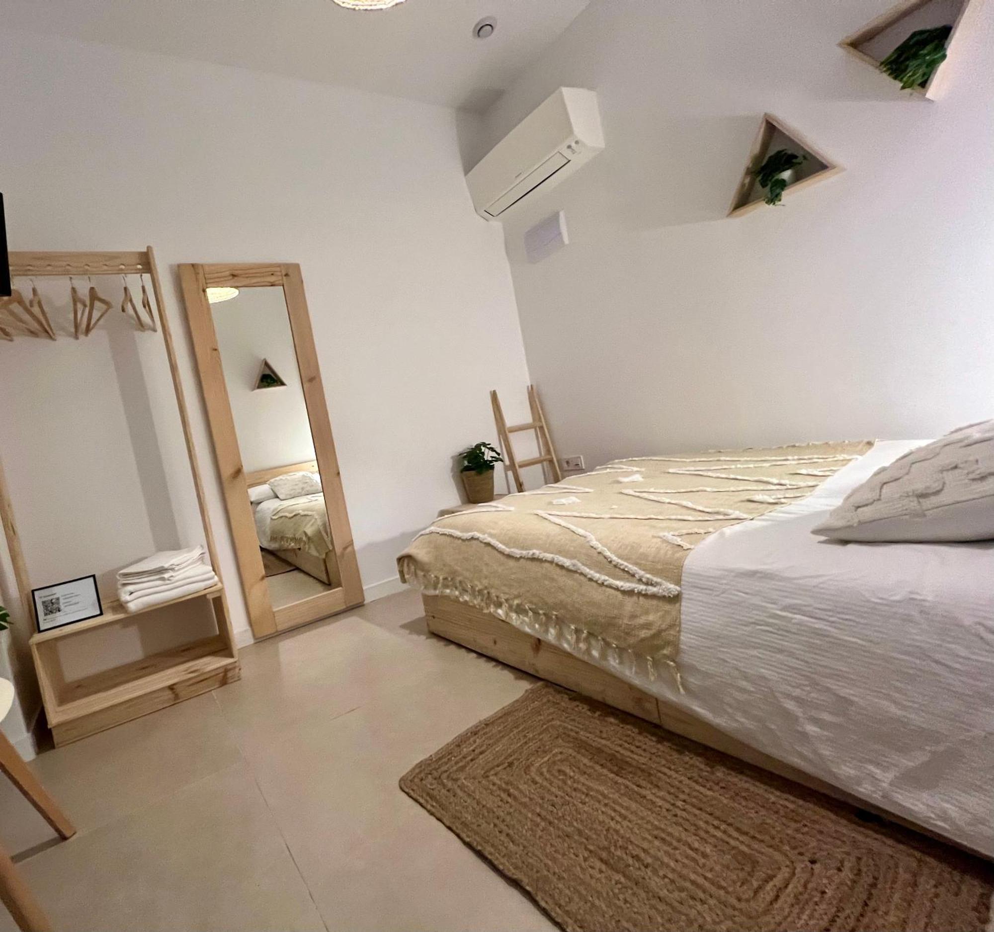 Nina Mala Hotell Valencia Exteriör bild